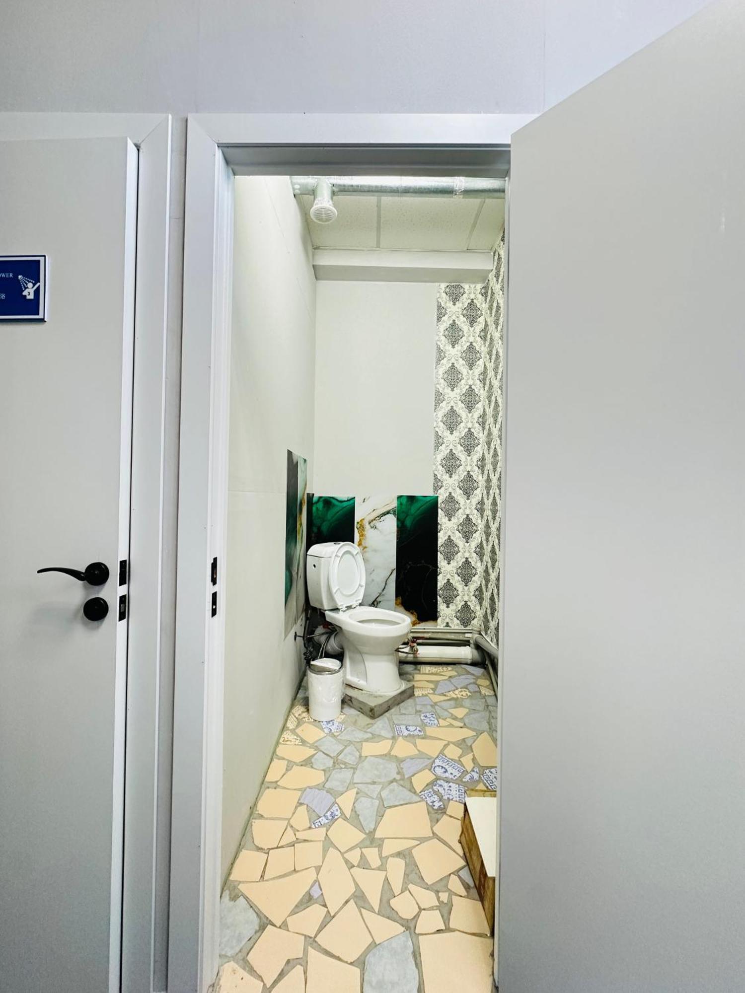 Center Capsule Hotel Almati Kültér fotó